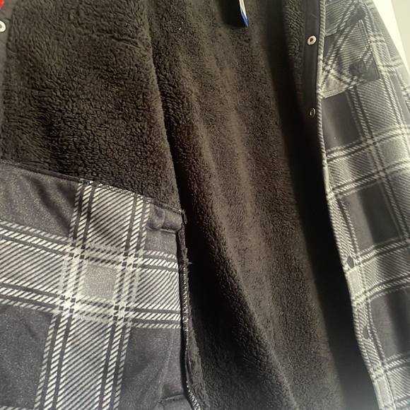 Voyager flannel button down - Picture 5 of 6